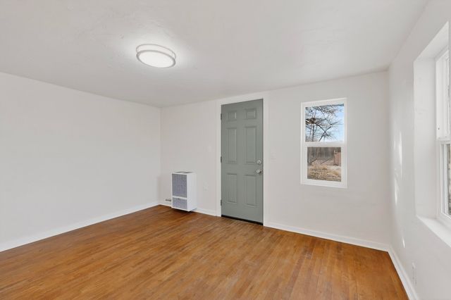 902 Headingly Avenue NW, Albuquerque, NM 87107