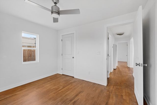 902 Headingly Avenue NW, Albuquerque, NM 87107