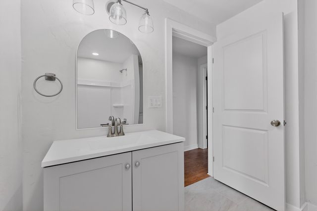 902 Headingly Avenue NW, Albuquerque, NM 87107