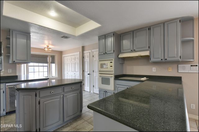 7220 SAN MARINO Drive, El Paso, TX 79912