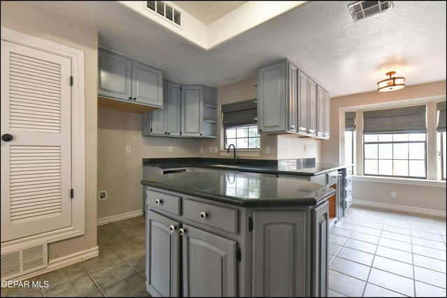 7220 SAN MARINO Drive, El Paso, TX 79912