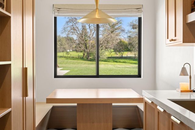 2735 Rattlesnake Rd, Newcastle, CA 95658