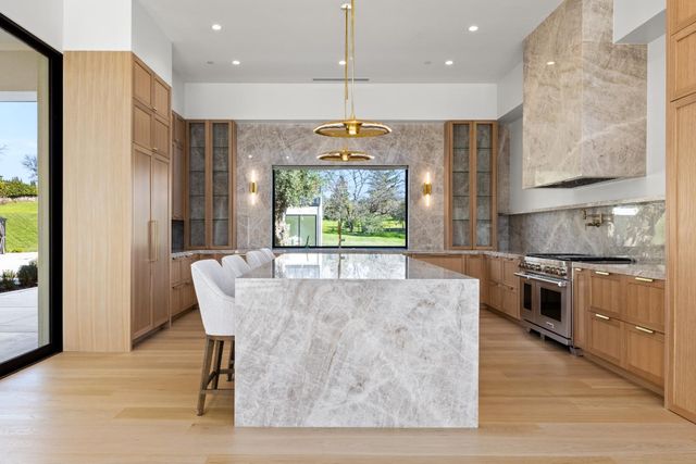 2735 Rattlesnake Rd, Newcastle, CA 95658