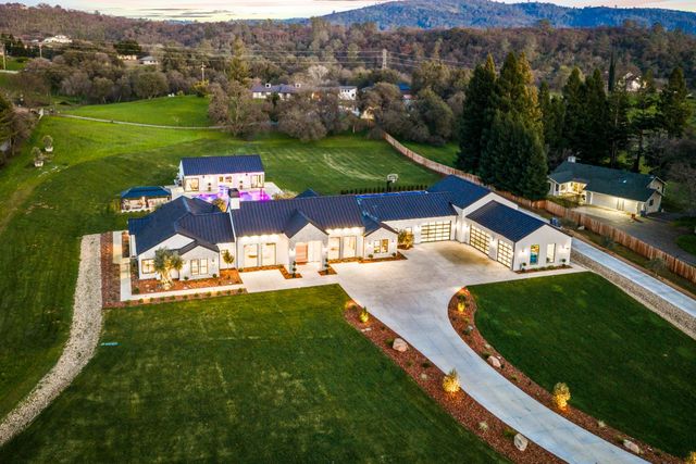 2735 Rattlesnake Rd, Newcastle, CA 95658