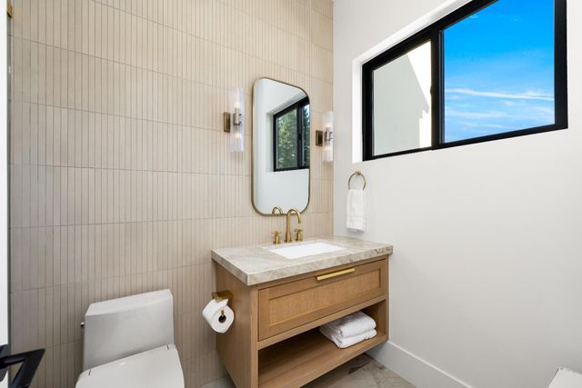 2735 Rattlesnake Rd, Newcastle, CA 95658