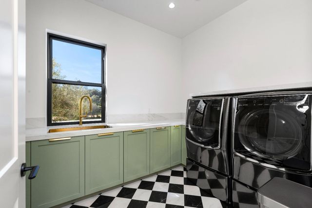 2735 Rattlesnake Rd, Newcastle, CA 95658