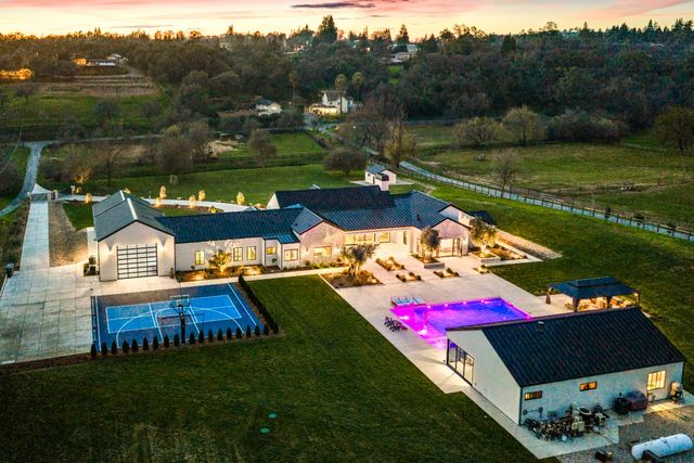 2735 Rattlesnake Rd, Newcastle, CA 95658