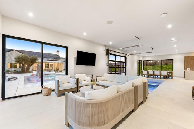 2735 Rattlesnake Rd, Newcastle, CA 95658