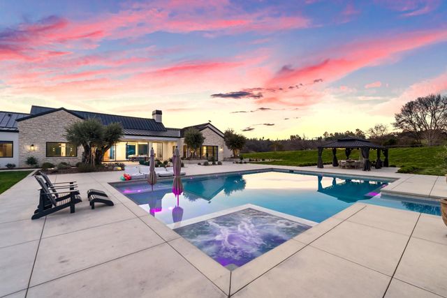 2735 Rattlesnake Rd, Newcastle, CA 95658