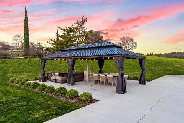 2735 Rattlesnake Rd, Newcastle, CA 95658