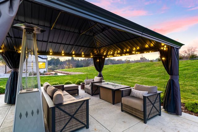 2735 Rattlesnake Rd, Newcastle, CA 95658