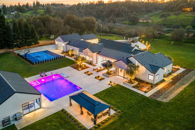 2735 Rattlesnake Rd, Newcastle, CA 95658