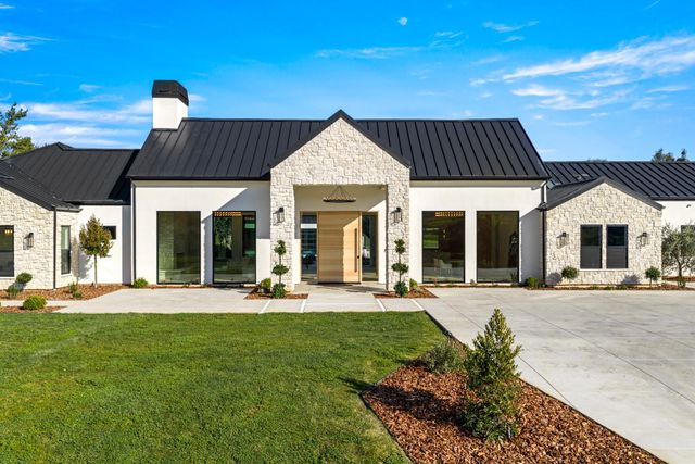 2735 Rattlesnake Rd, Newcastle, CA 95658