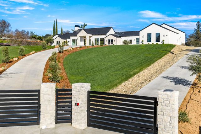 2735 Rattlesnake Rd, Newcastle, CA 95658