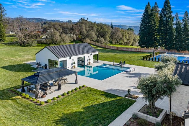 2735 Rattlesnake Rd, Newcastle, CA 95658