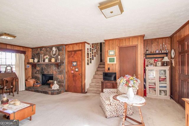 1733 Lamancha Drive, Lawrenceville, GA 30044