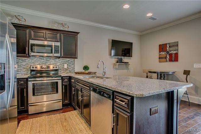 2150 3RD 404, Tuscaloosa, AL 35401