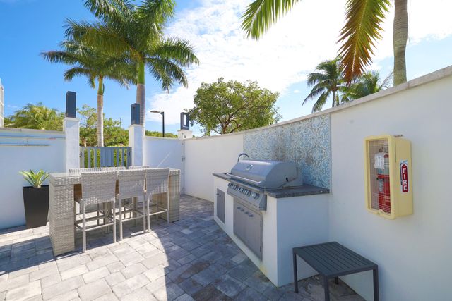 601 N Ocean Boulevard 203, Boca Raton, FL 33432