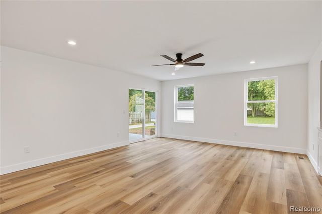 51707 Washington Street, New Baltimore, MI 48047