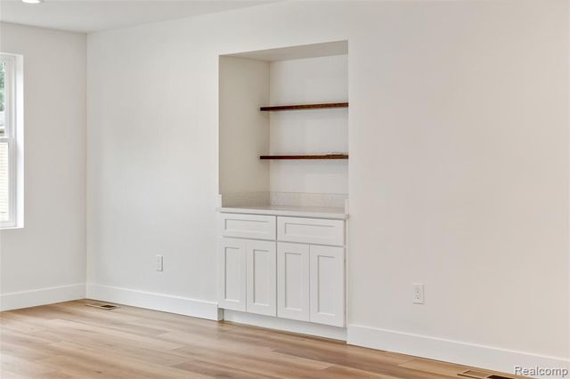 51707 Washington Street, New Baltimore, MI 48047