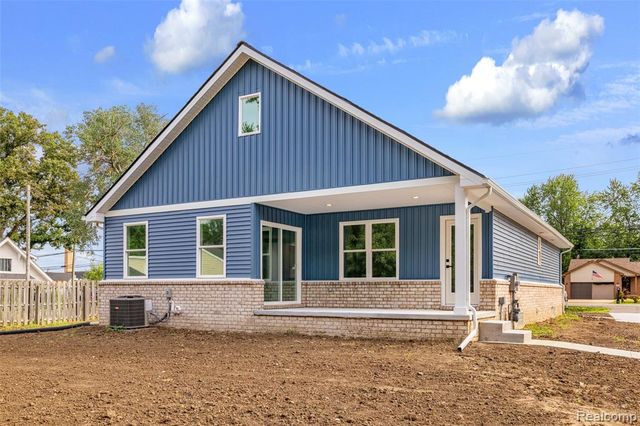 51707 Washington Street, New Baltimore, MI 48047