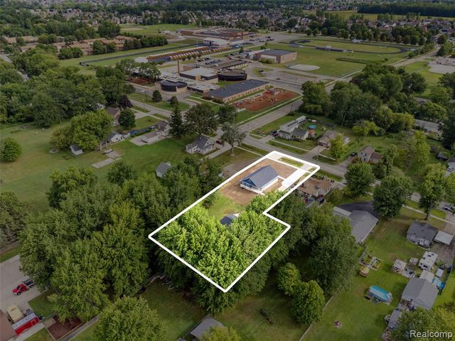 51707 Washington Street, New Baltimore, MI 48047