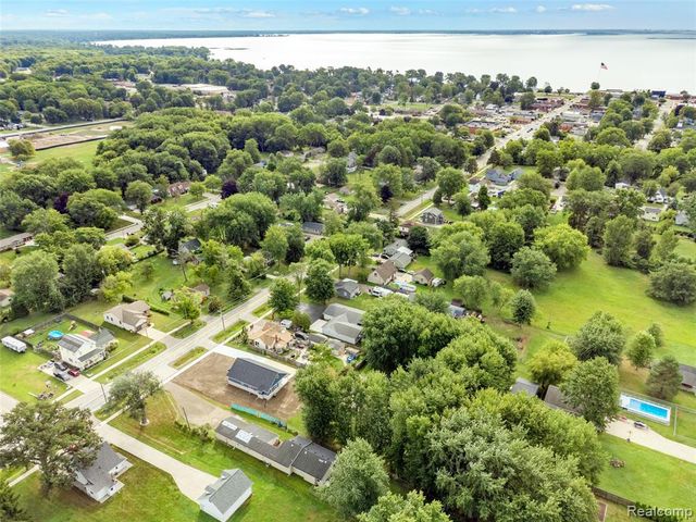 51707 Washington Street, New Baltimore, MI 48047