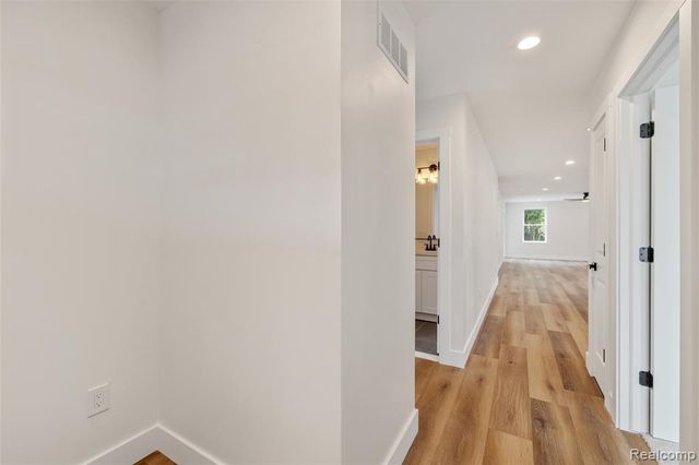 51707 Washington Street, New Baltimore, MI 48047