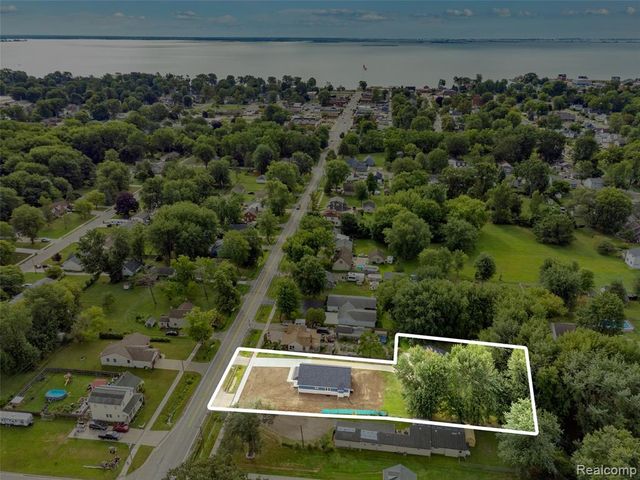 51707 Washington Street, New Baltimore, MI 48047