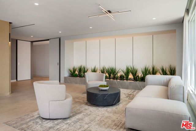 12431 Rochester Avenue 402, Los Angeles, CA 90025