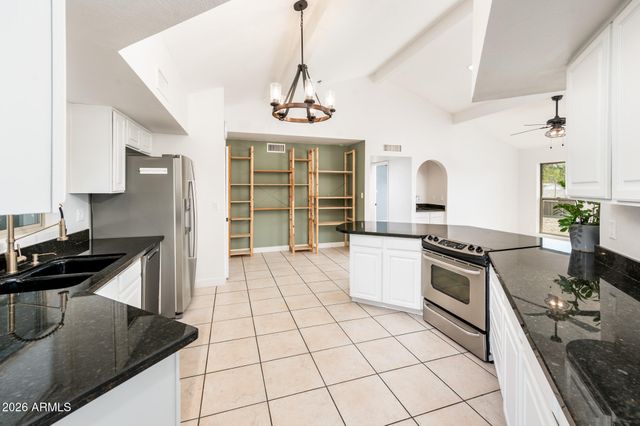 11847 N BANCROFT Drive, Phoenix, AZ 85028