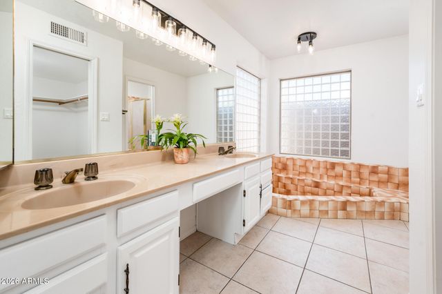 11847 N BANCROFT Drive, Phoenix, AZ 85028