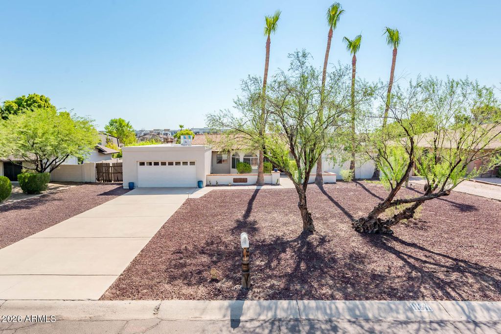 11847 N BANCROFT Drive, Phoenix, AZ 85028