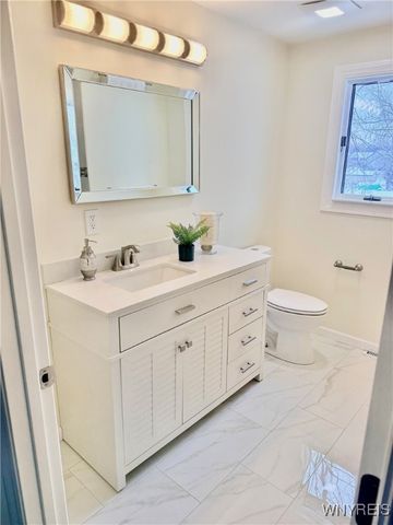 400 Tiburon Lane, Amherst, NY 14051