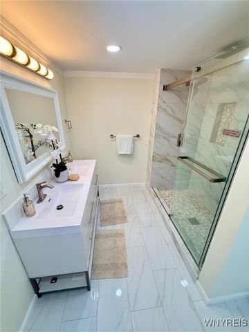 400 Tiburon Lane, Amherst, NY 14051