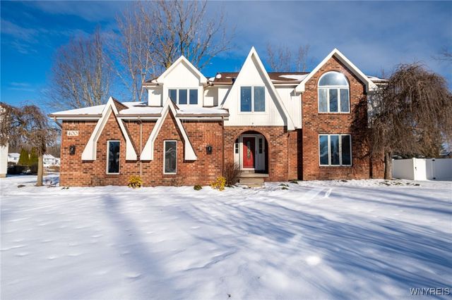 400 Tiburon Lane, Amherst, NY 14051