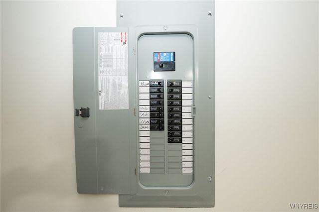 400 Tiburon Lane, Amherst, NY 14051