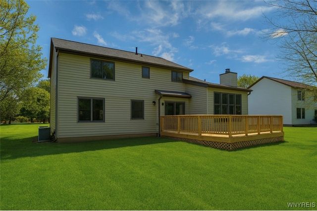 400 Tiburon Lane, Amherst, NY 14051