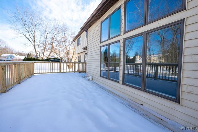 400 Tiburon Lane, Amherst, NY 14051