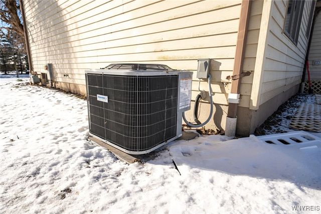 400 Tiburon Lane, Amherst, NY 14051