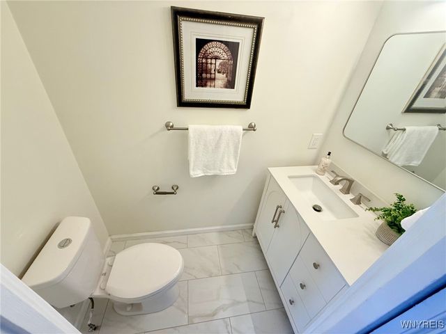 400 Tiburon Lane, Amherst, NY 14051