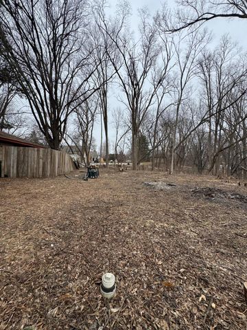 1395 County Road E W, Arden Hills, MN 55112