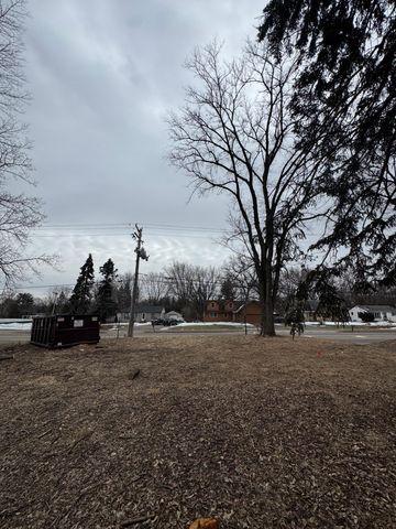 1395 County Road E W, Arden Hills, MN 55112