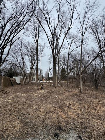 1395 County Road E W, Arden Hills, MN 55112