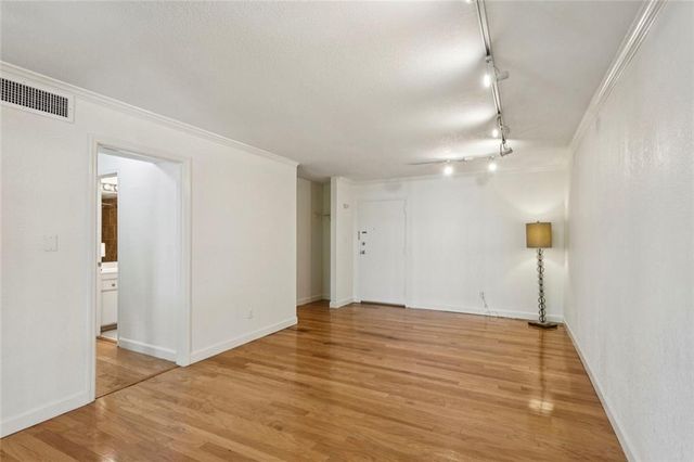 395 Pharr Road NE 302, Atlanta, GA 30305