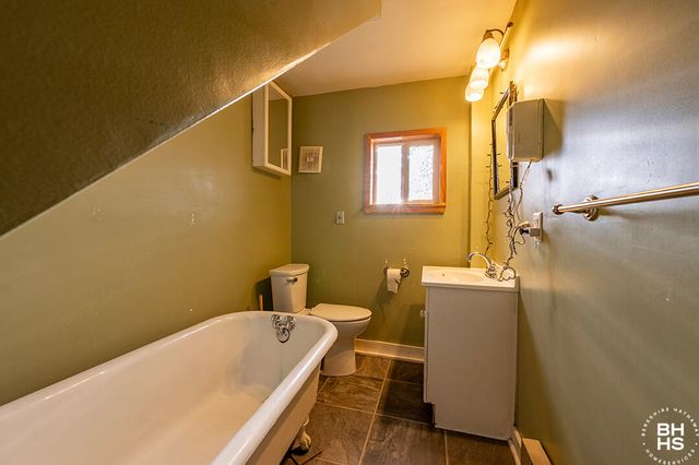 136 Old Military Road, Lake Placid, NY 12946