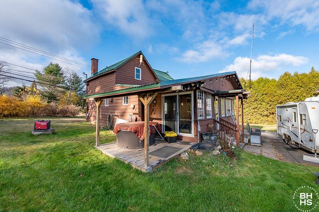 136 Old Military Road, Lake Placid, NY 12946