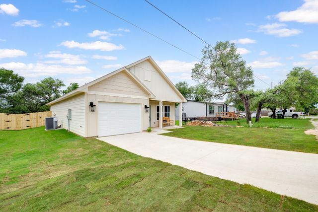 803 Arrowhead Court, Granbury, TX 76048