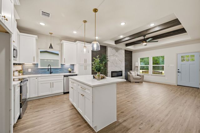 803 Arrowhead Court, Granbury, TX 76048