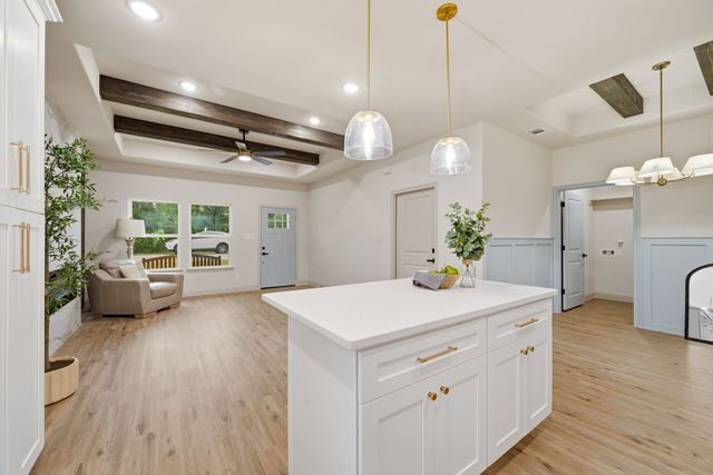 803 Arrowhead Court, Granbury, TX 76048